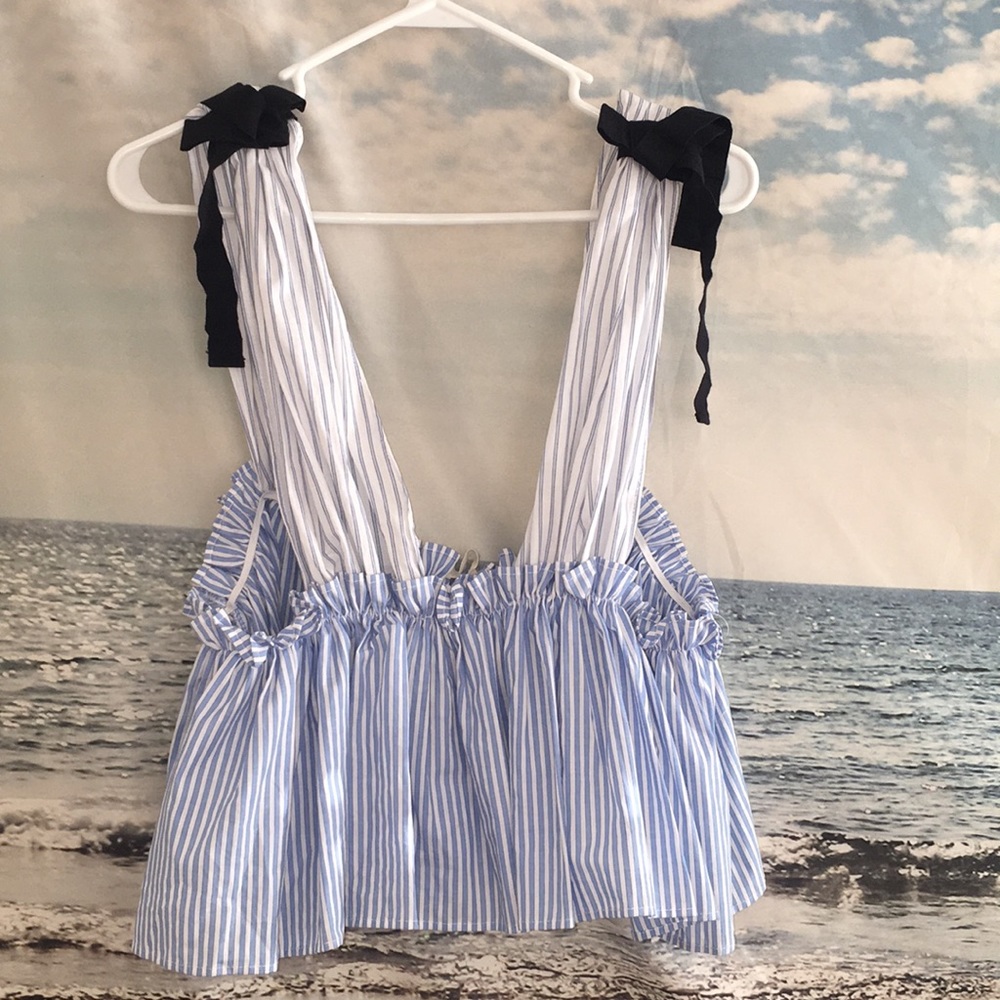 Adorable top! - Picture 2 of 3